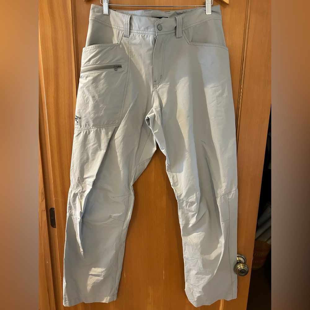 Arc'teryx Men's Light Gray Cargo Pants